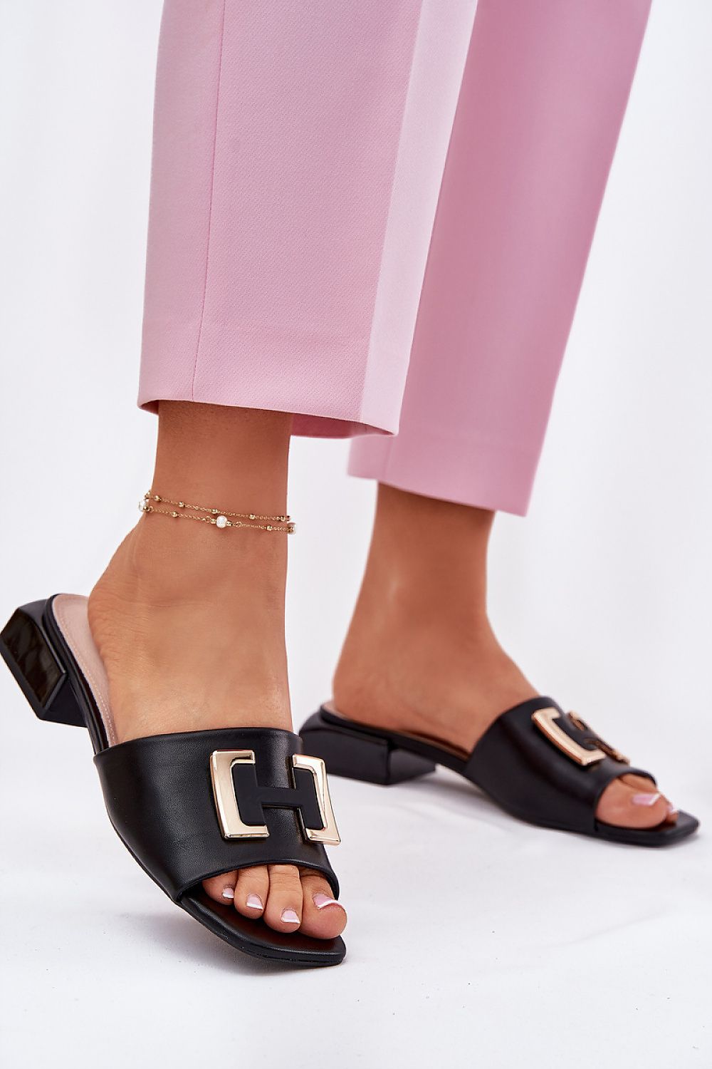  Şlapi model 215983 Step in style 