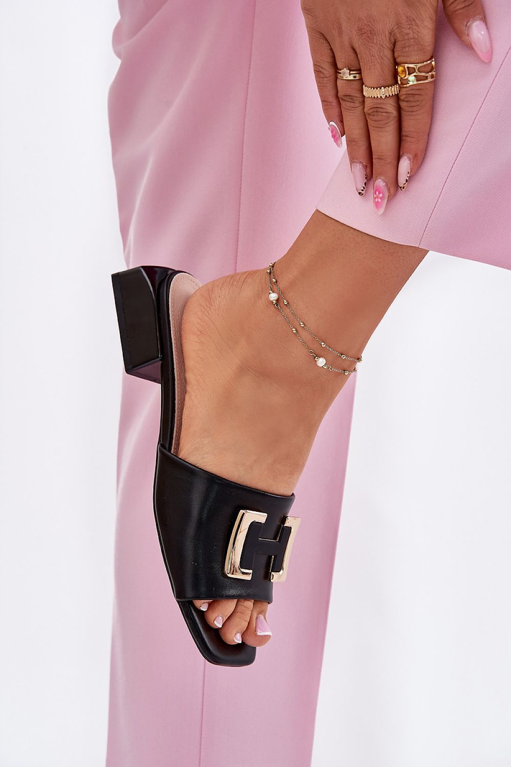  Şlapi model 215983 Step in style 