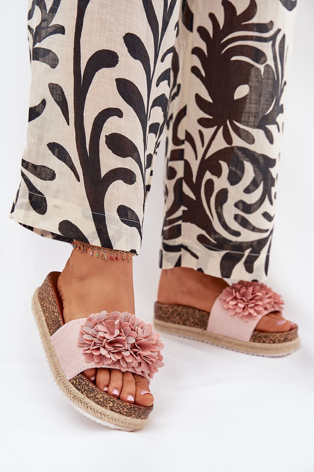  Şlapi model 216067 Step in style 