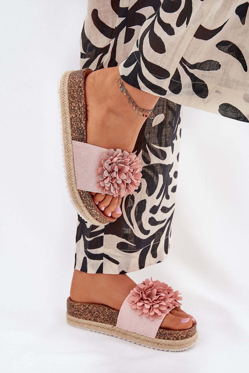  Şlapi model 216067 Step in style 
