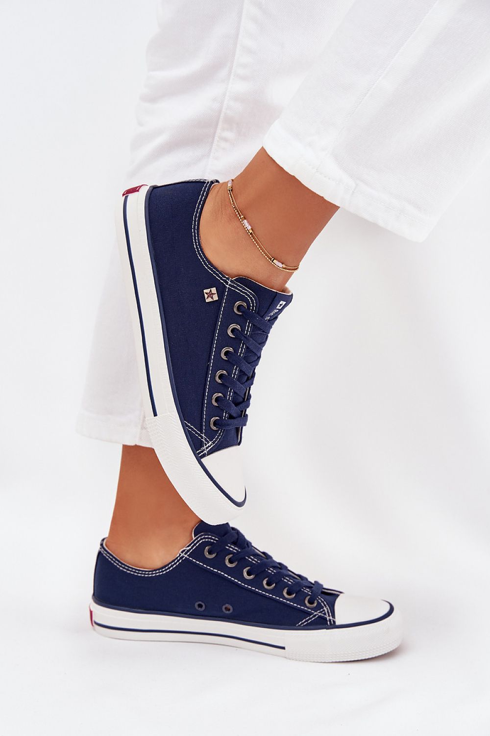  Tenişi model 216377 Step in style 