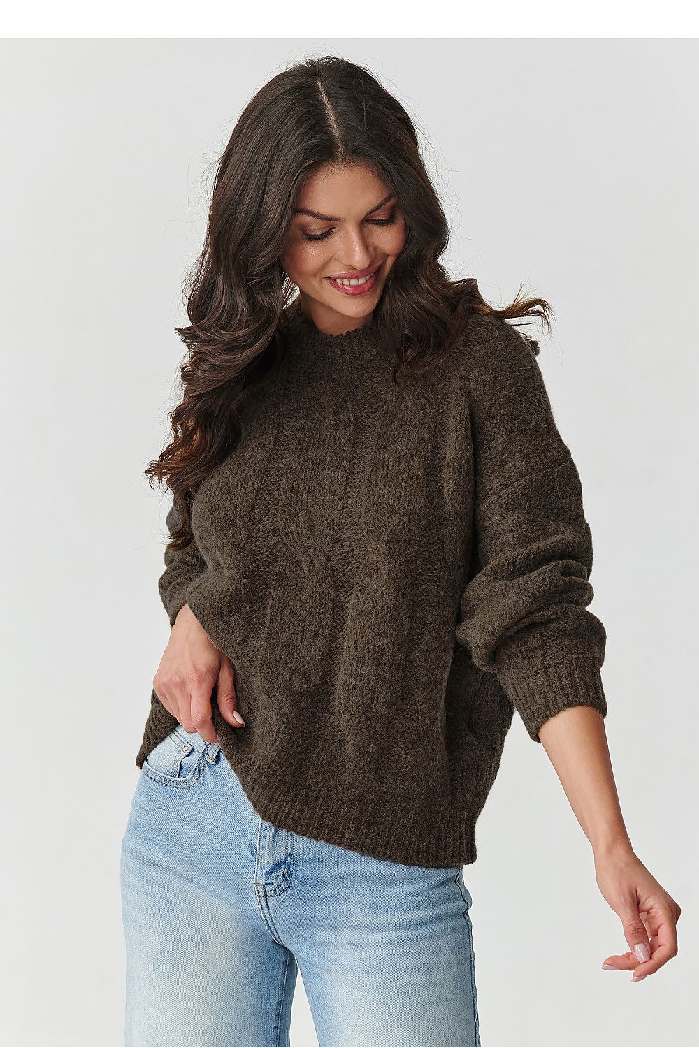  Pulover model 217355 Makadamia 