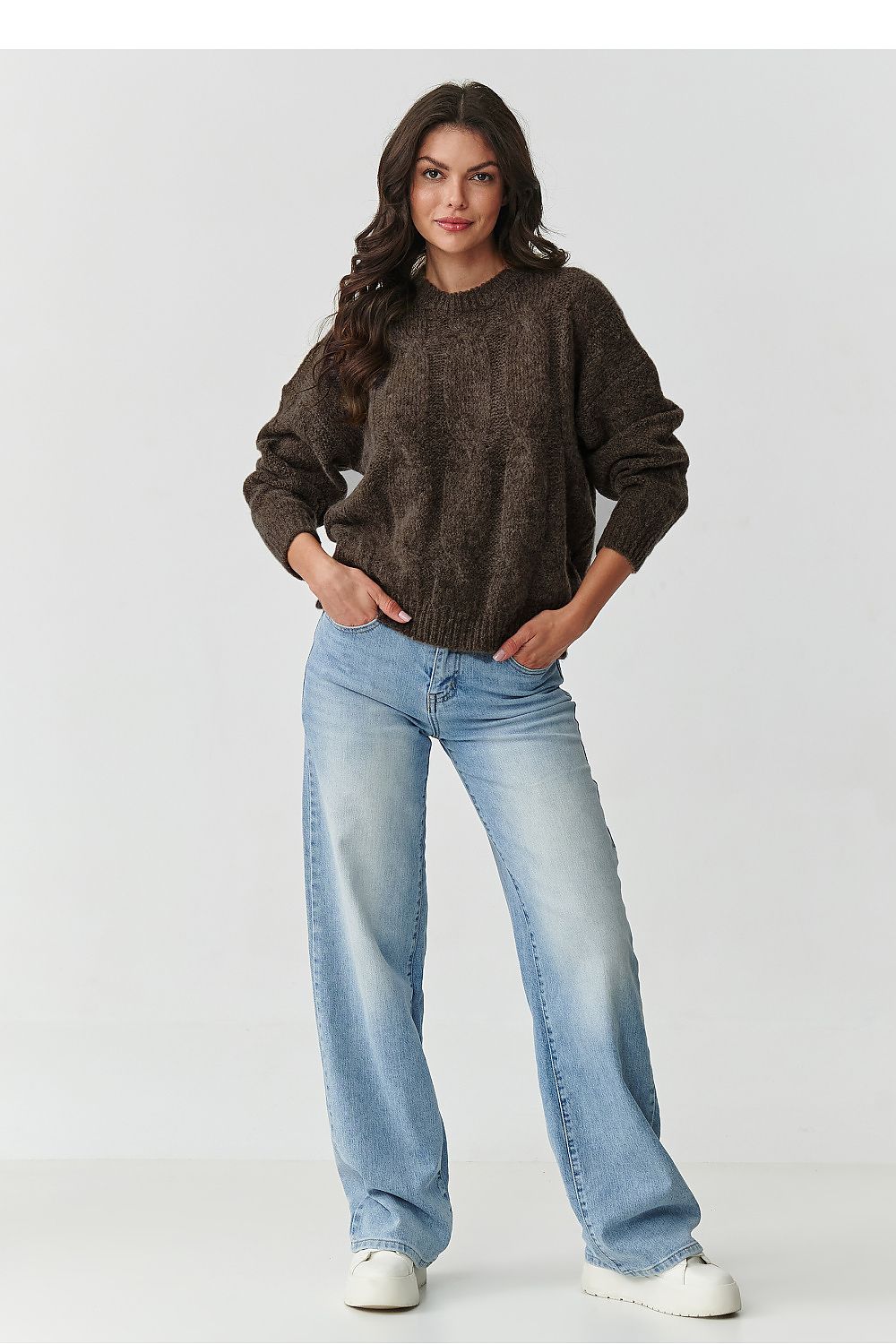  Pulover model 217355 Makadamia 