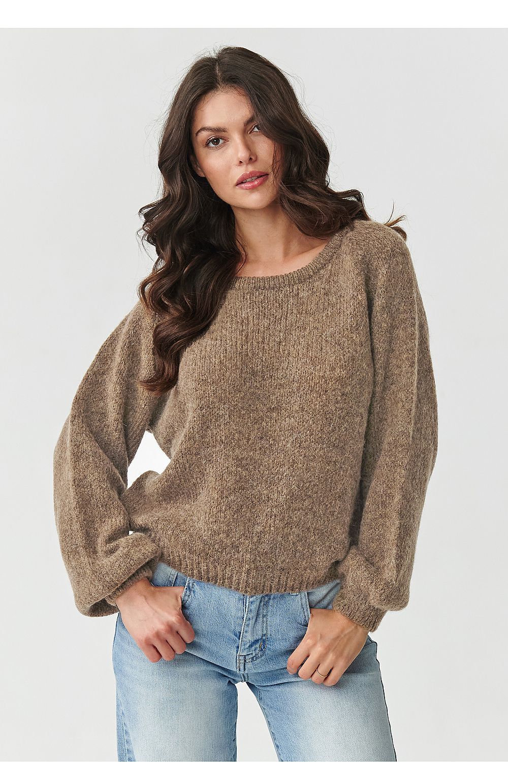  Pulover model 217384 Makadamia 