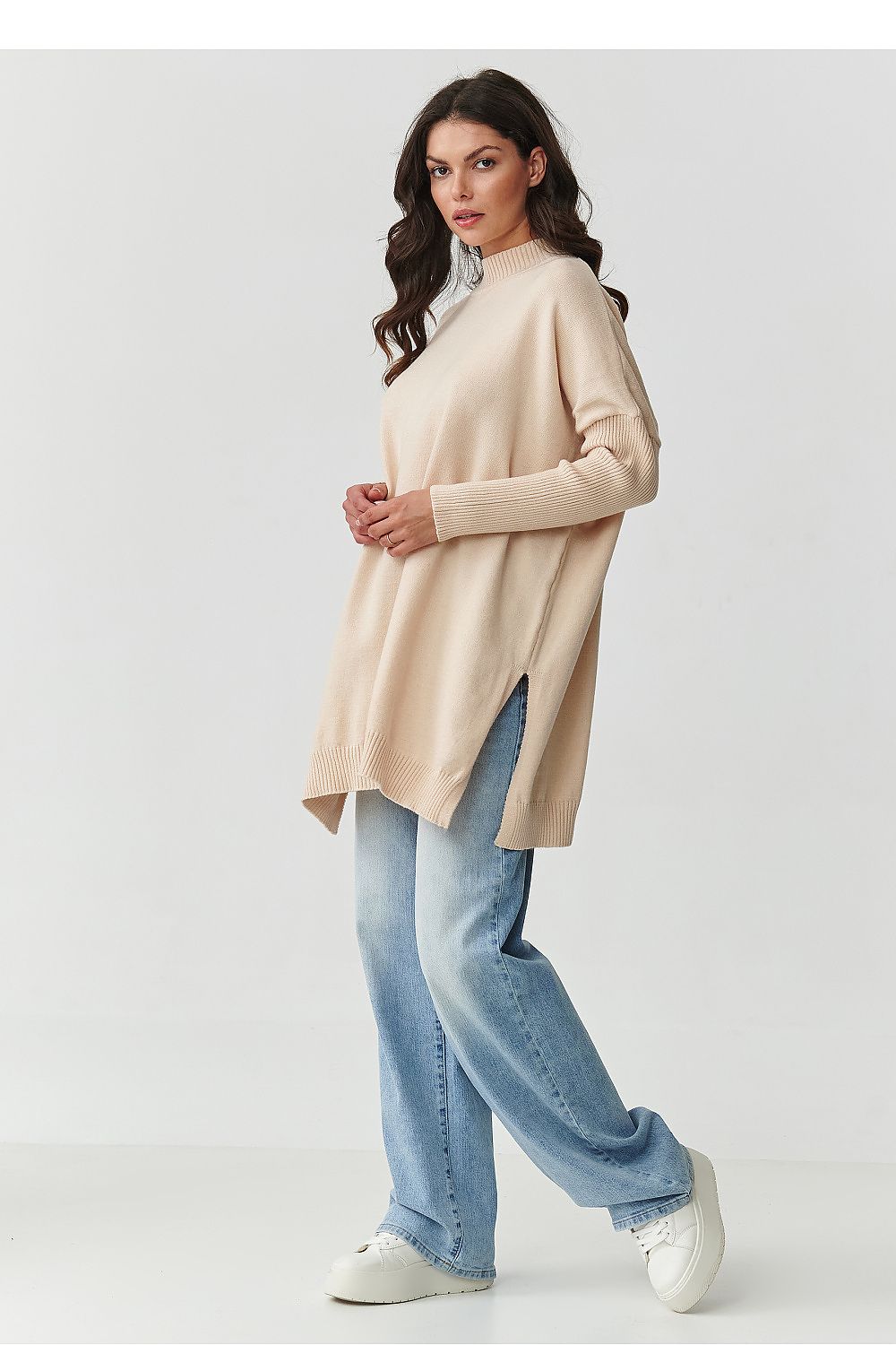  Pulover model 217401 Makadamia 