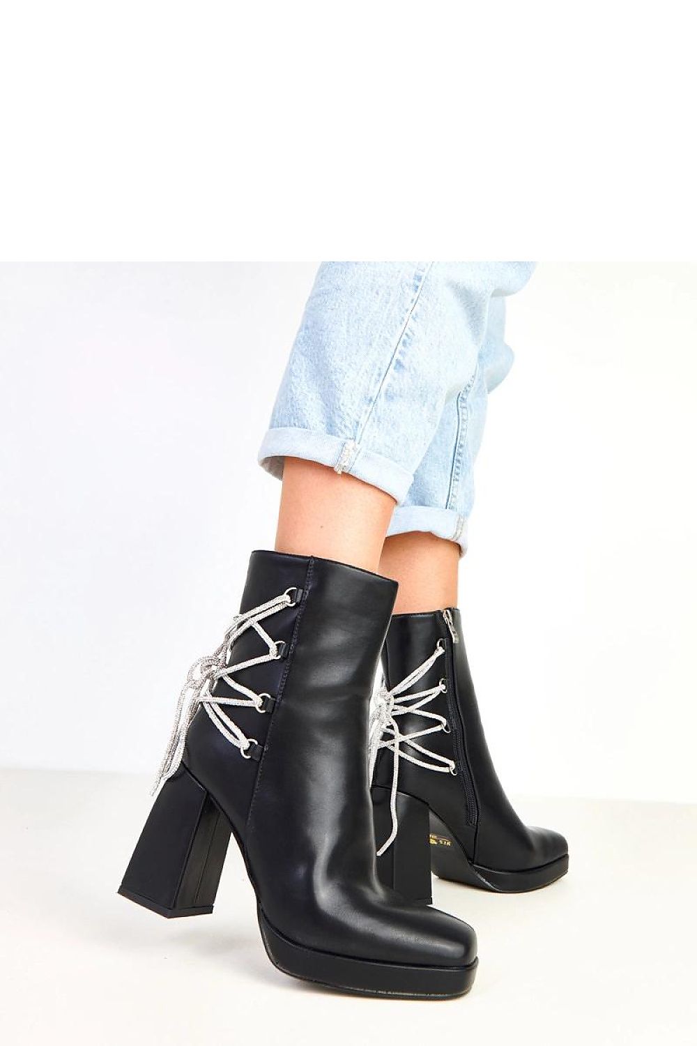  Botine cu toc model 217912 Solea 