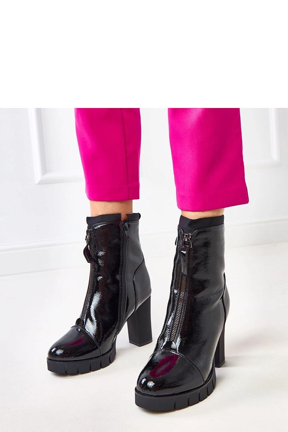  Botine cu toc model 217947 Solea 