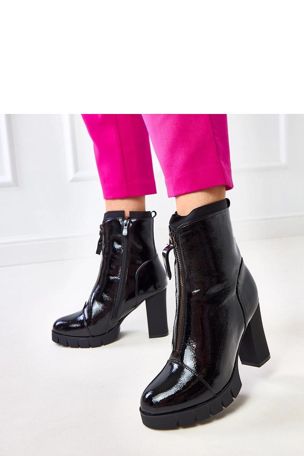  Botine cu toc model 217947 Solea 