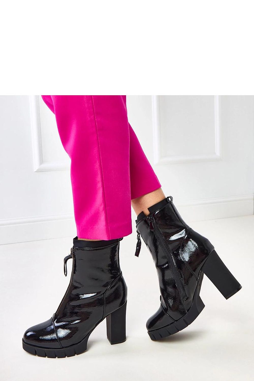  Botine cu toc model 217947 Solea 