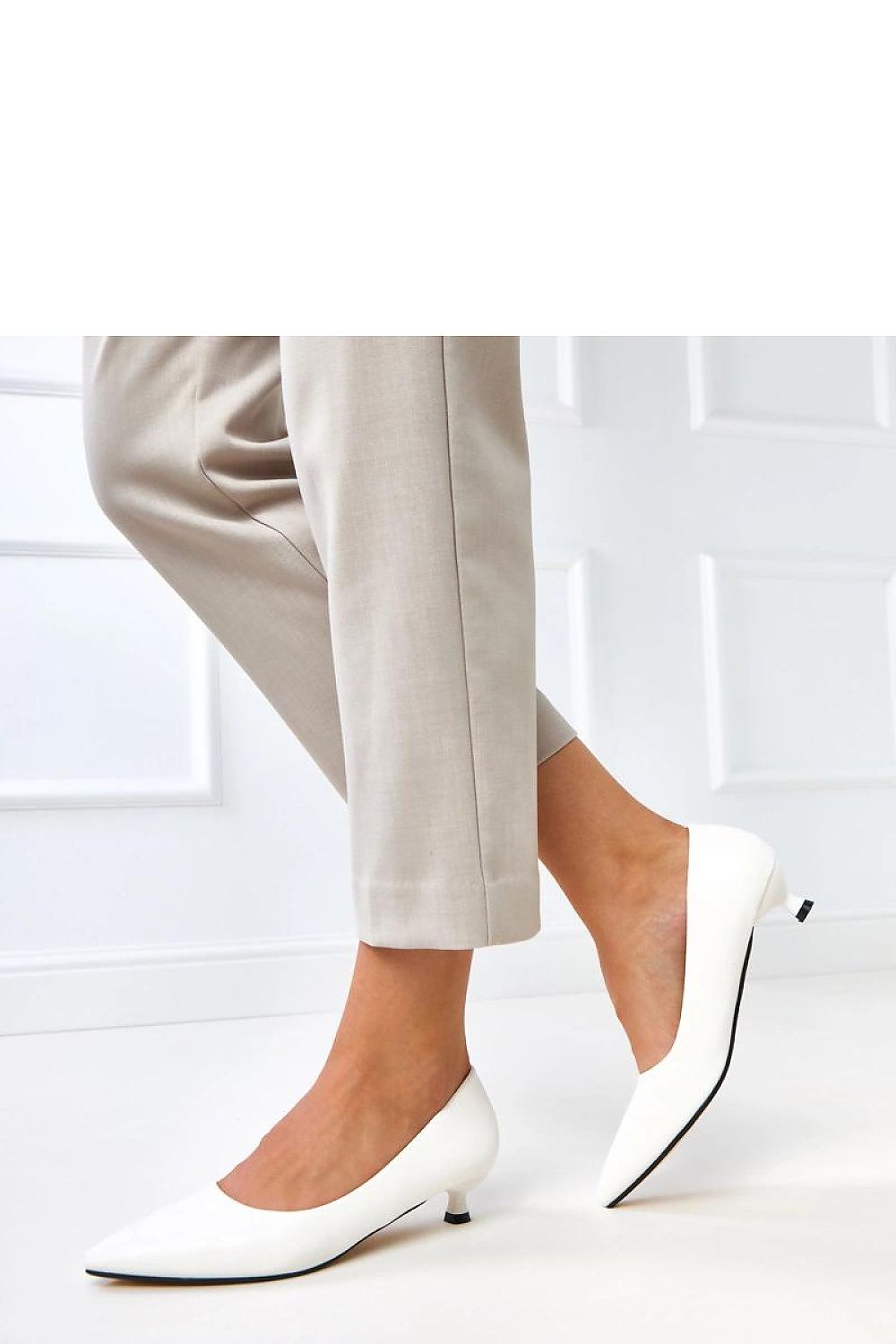  Pantofi cu toc simplu model 218166 Solea 
