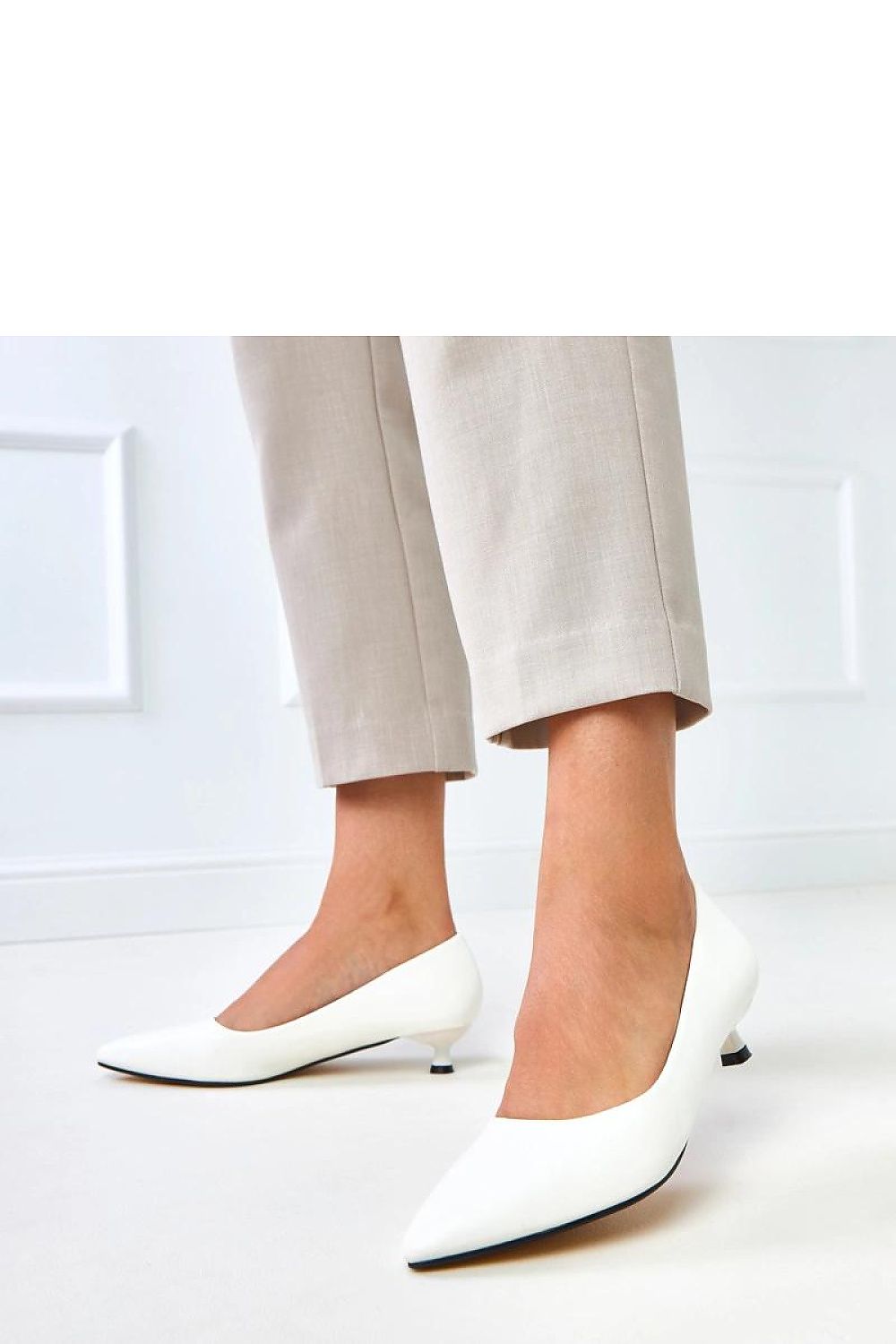  Pantofi cu toc simplu model 218166 Solea 