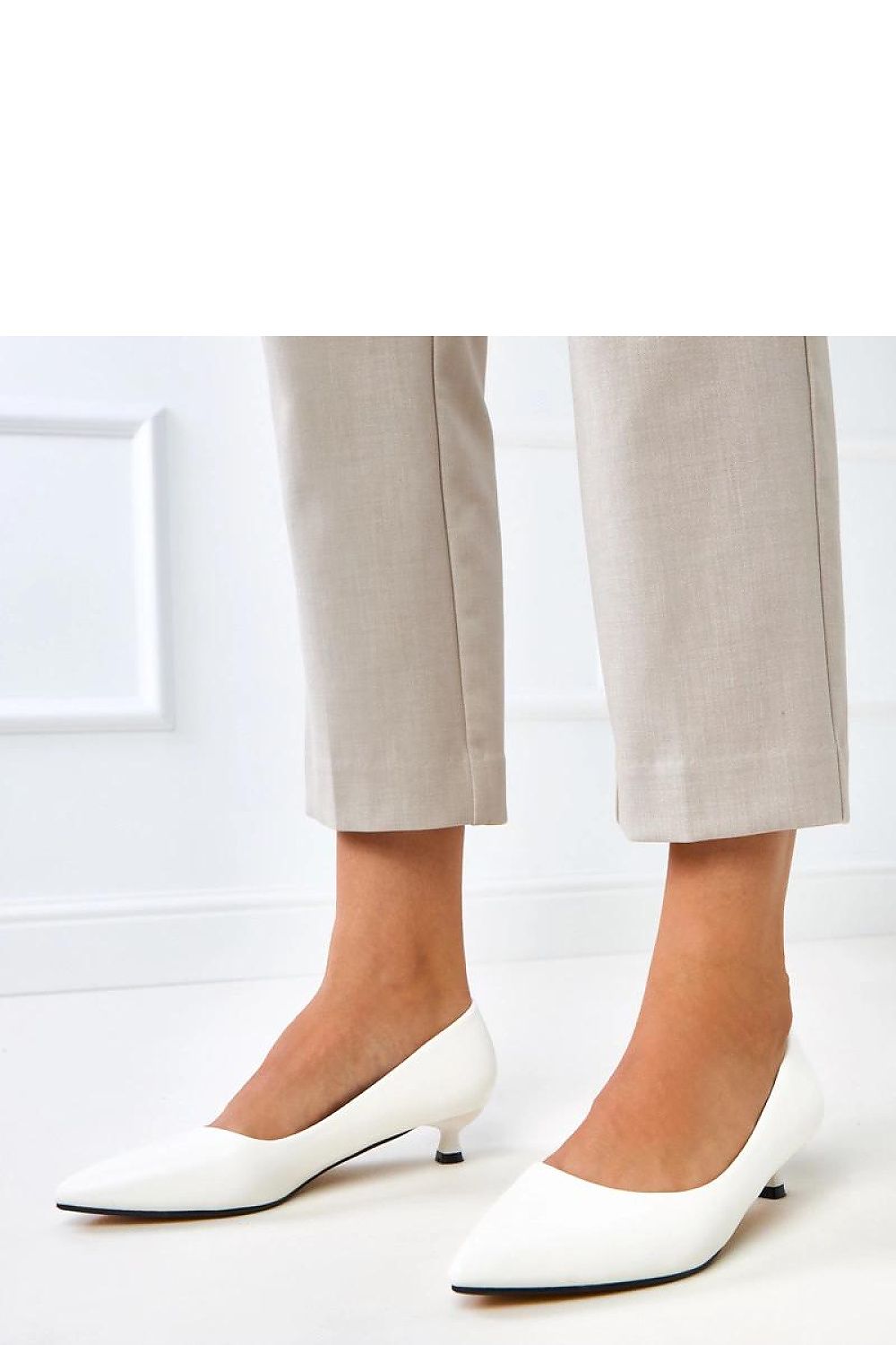  Pantofi cu toc simplu model 218166 Solea 
