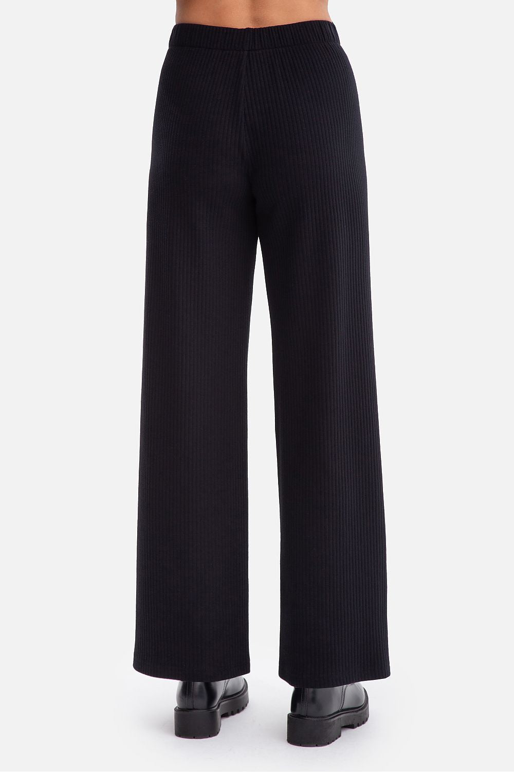  Pantaloni de damă model 218664 BeWear 