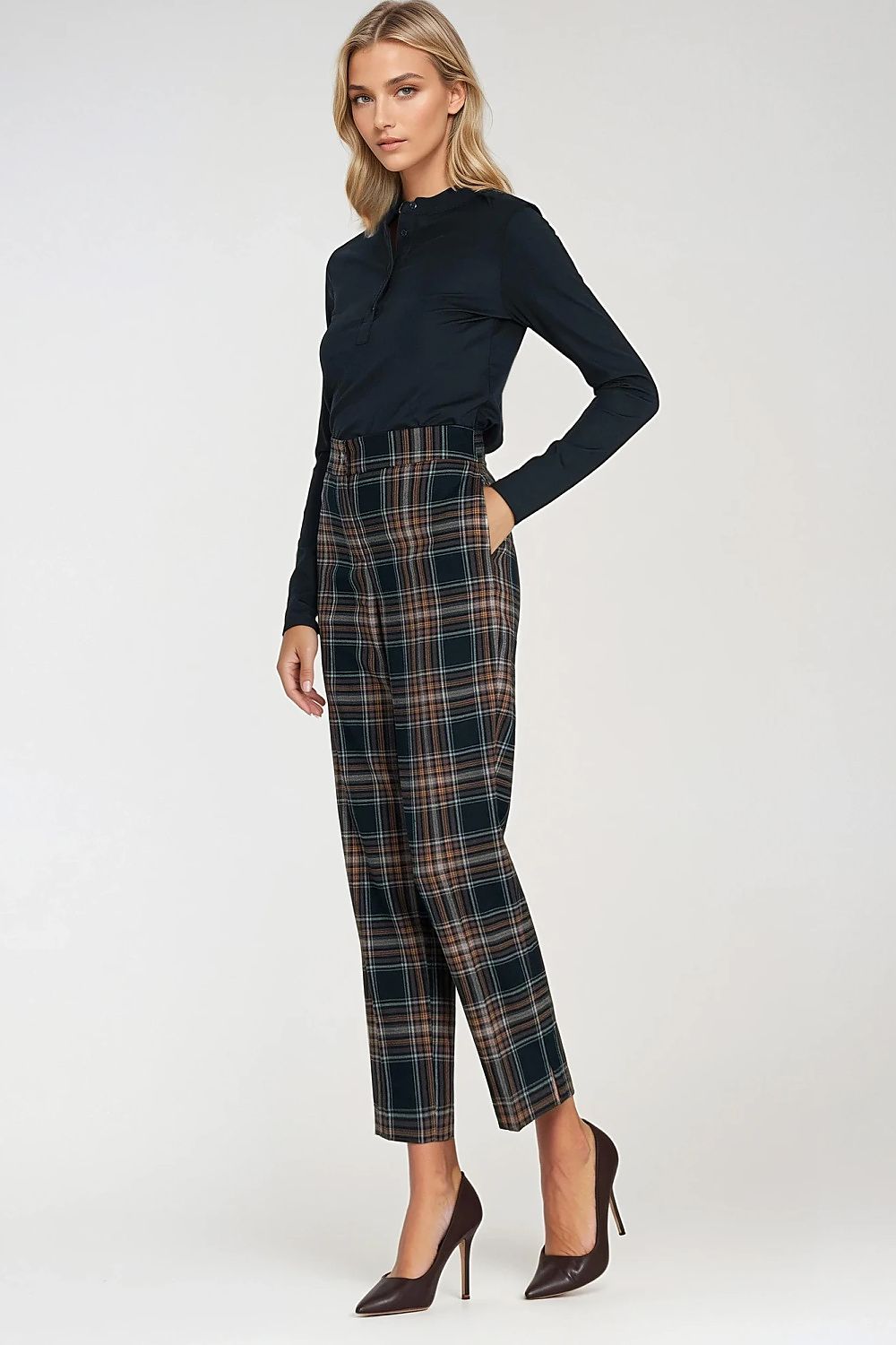  Pantaloni de damă model 218895 Nife 