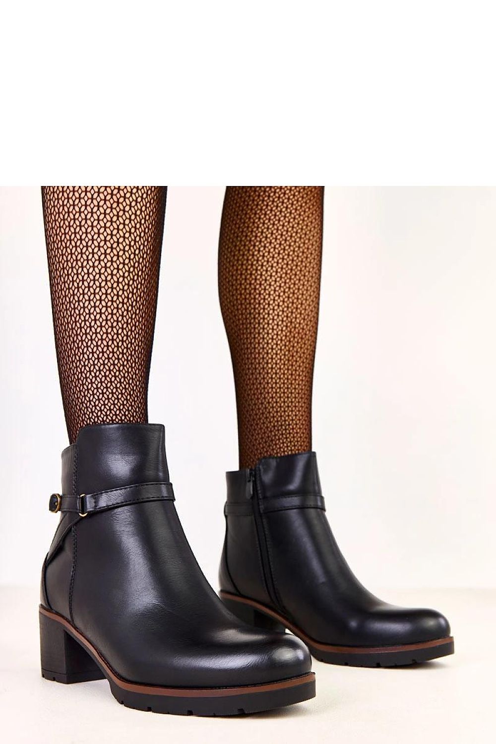  Botine cu toc model 219956 Solea 