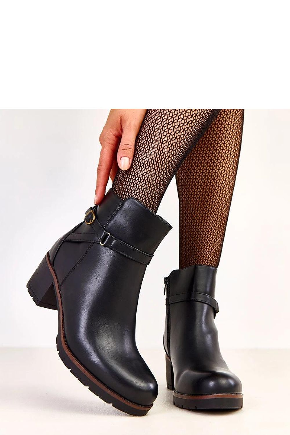  Botine cu toc model 219956 Solea 
