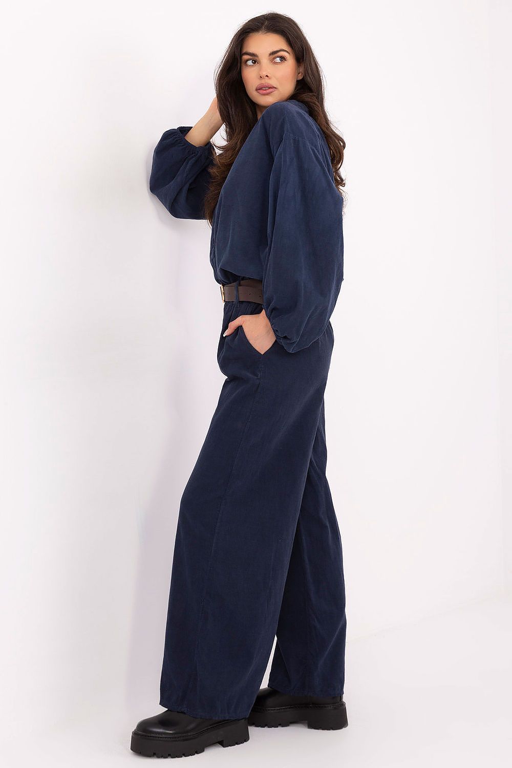  Pantaloni din catifea model 220281 Italy Moda 