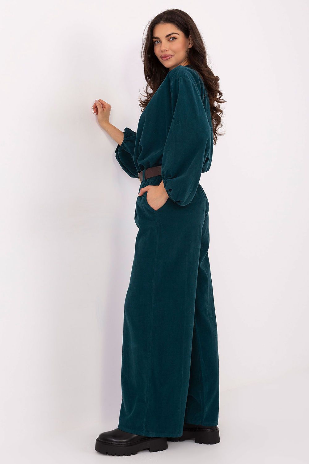  Pantaloni din catifea model 220284 Italy Moda 