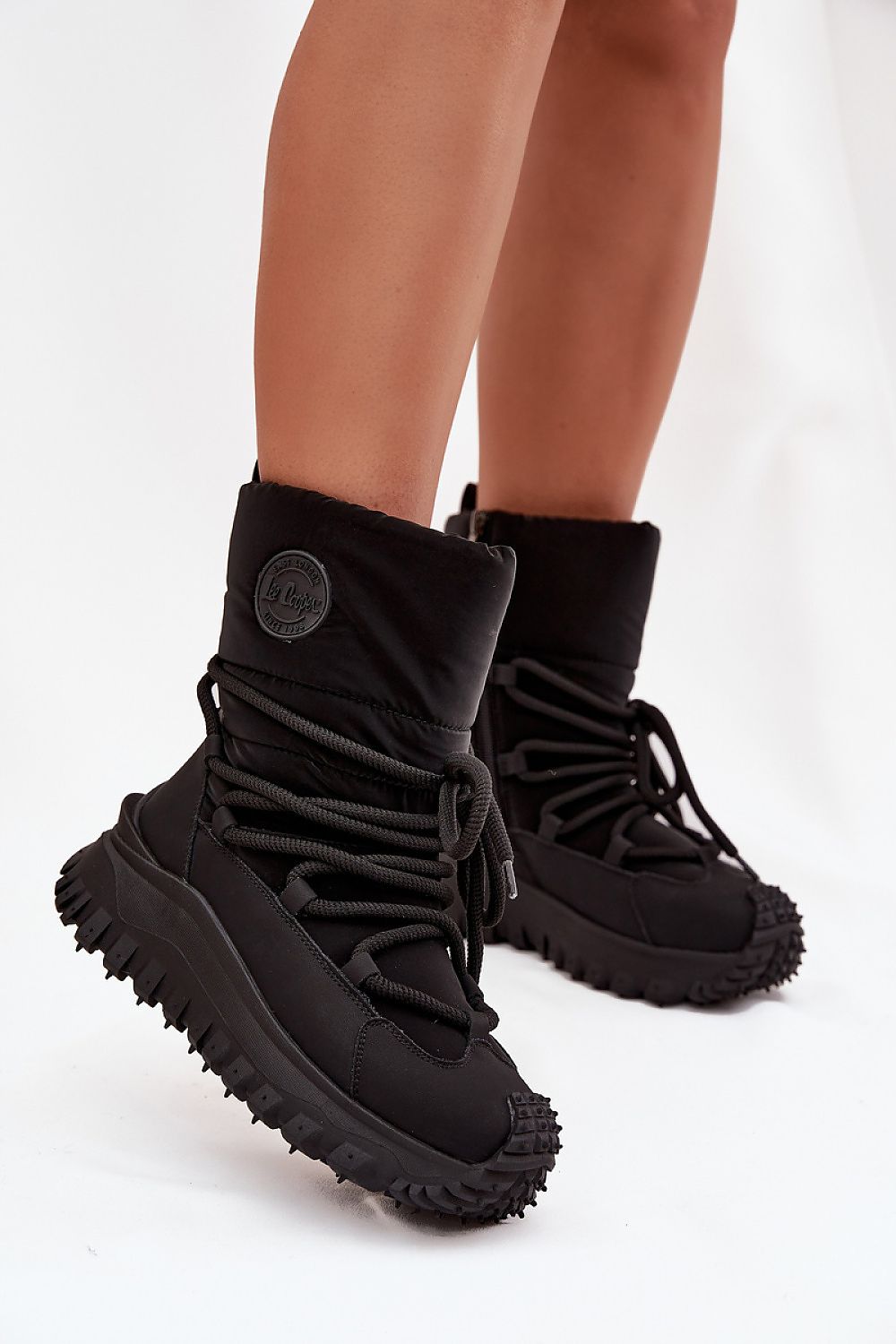  Moon boots model 220524 Step in style 
