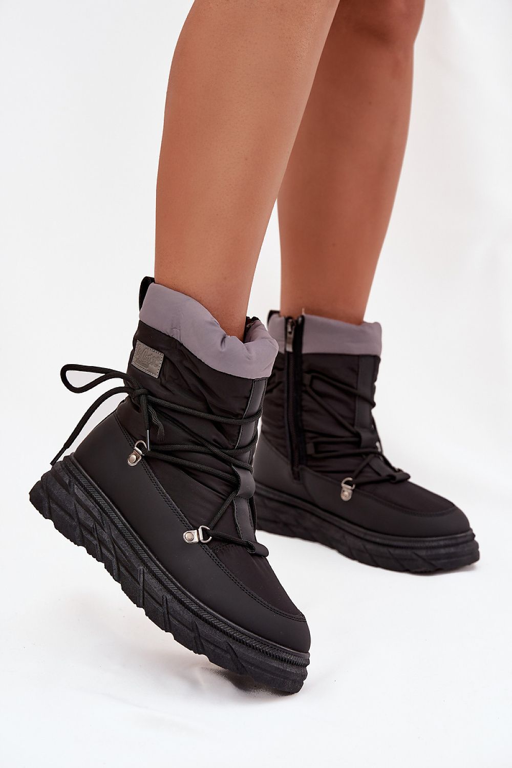  Moon boots model 220526 Step in style 