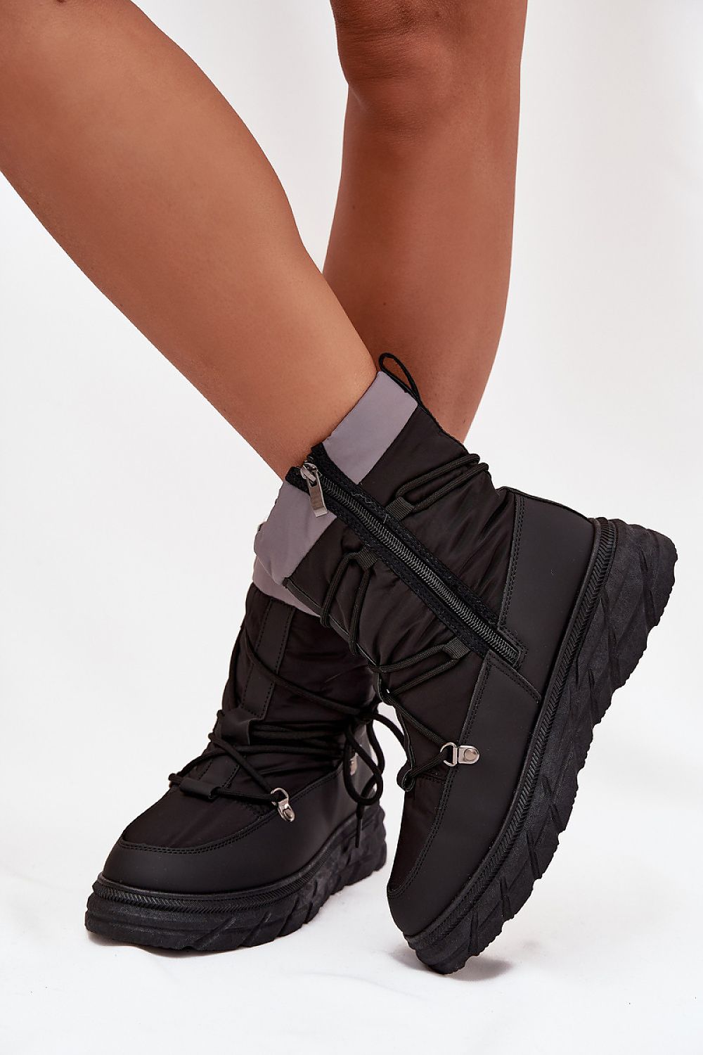  Moon boots model 220526 Step in style 
