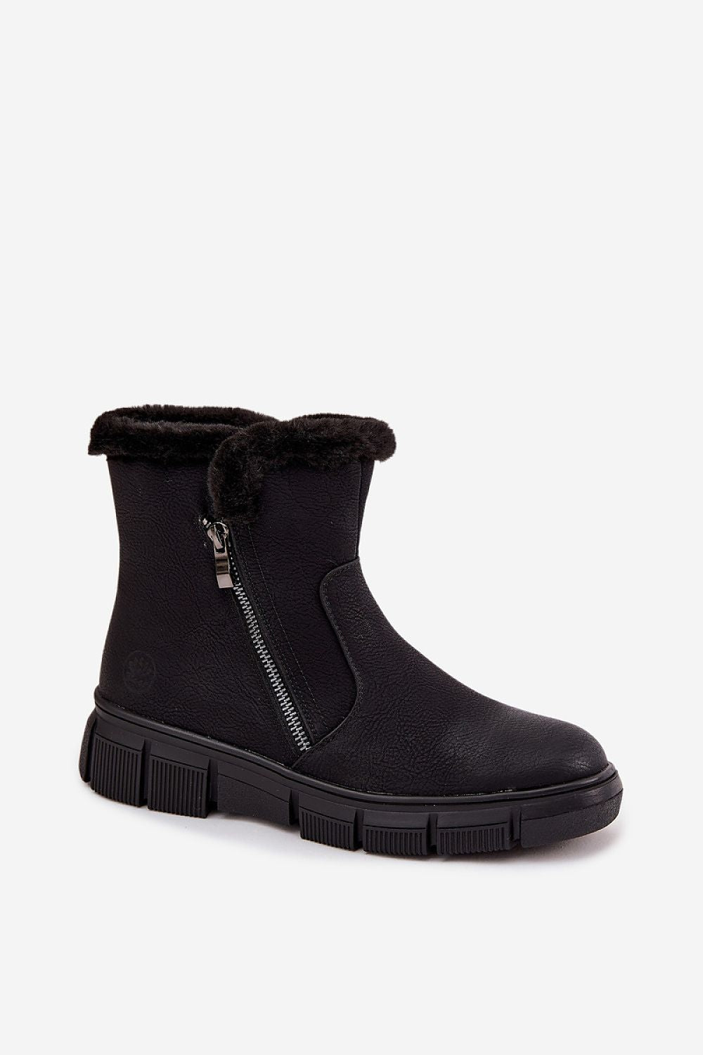  Moon boots model 220529 Step in style 