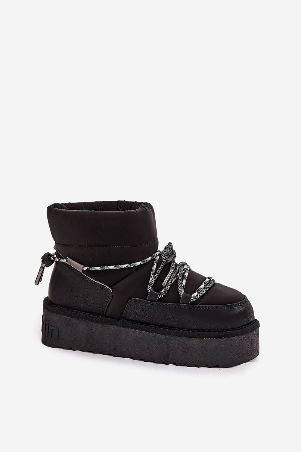  Moon boots model 220532 Step in style 
