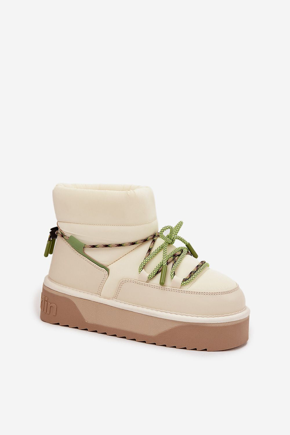  Moon boots model 220534 Step in style 