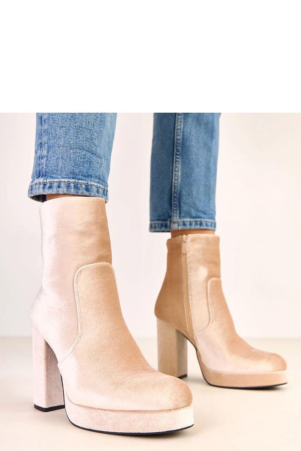  Botine cu toc model 220580 Solea 