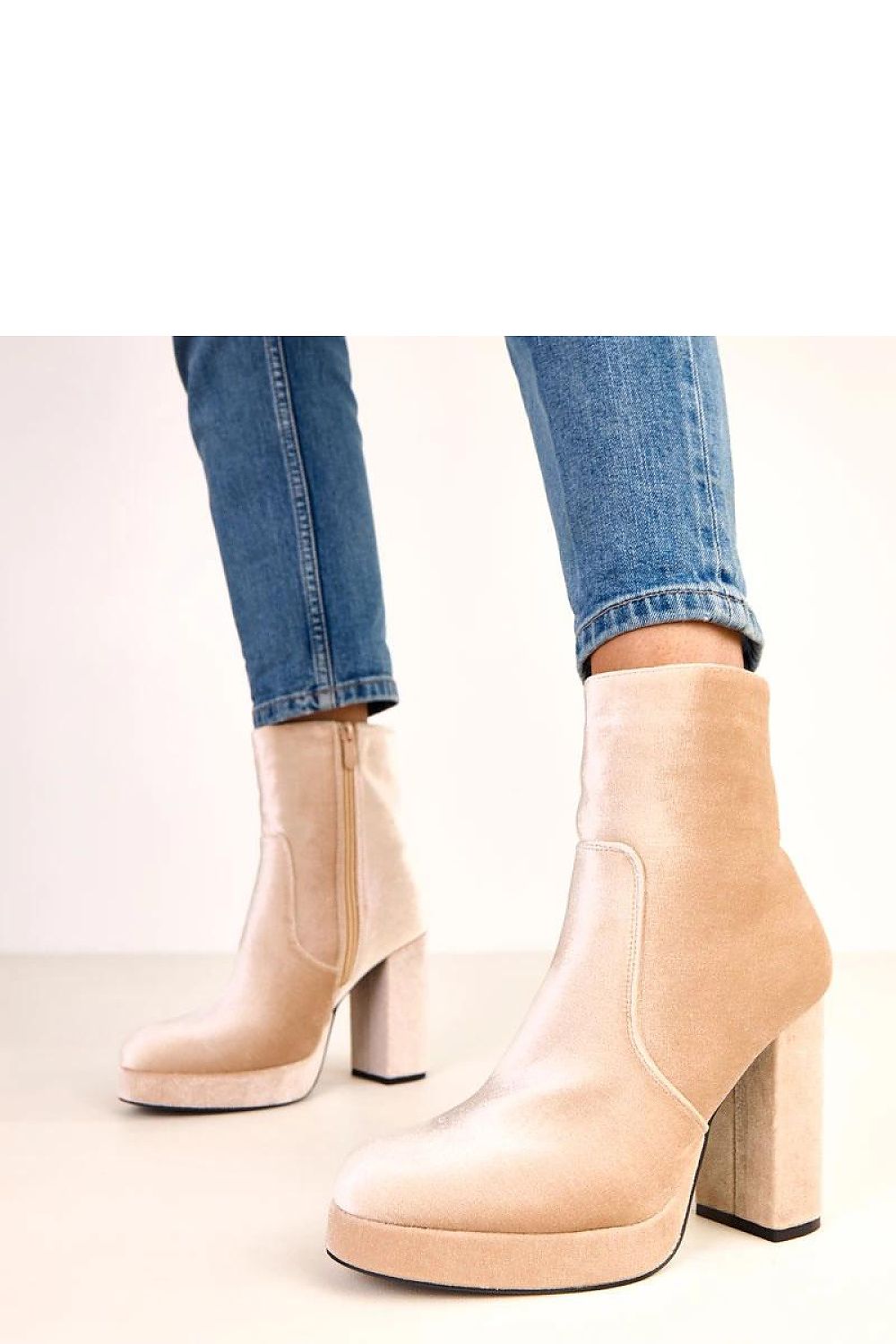  Botine cu toc model 220580 Solea 