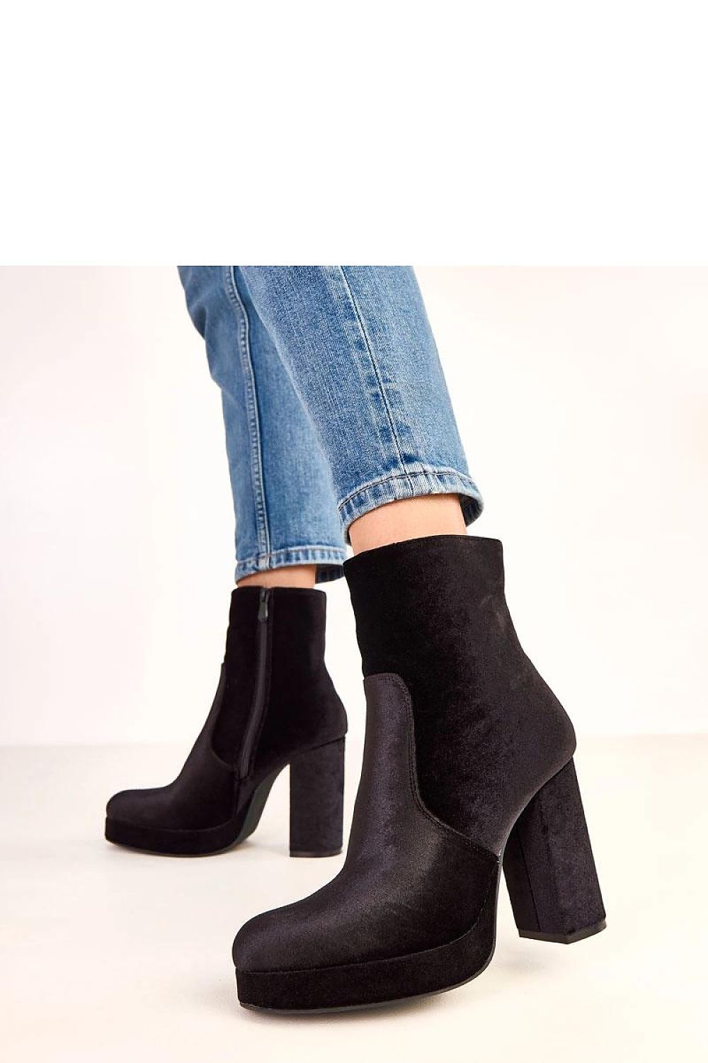  Botine cu toc model 220581 Solea 