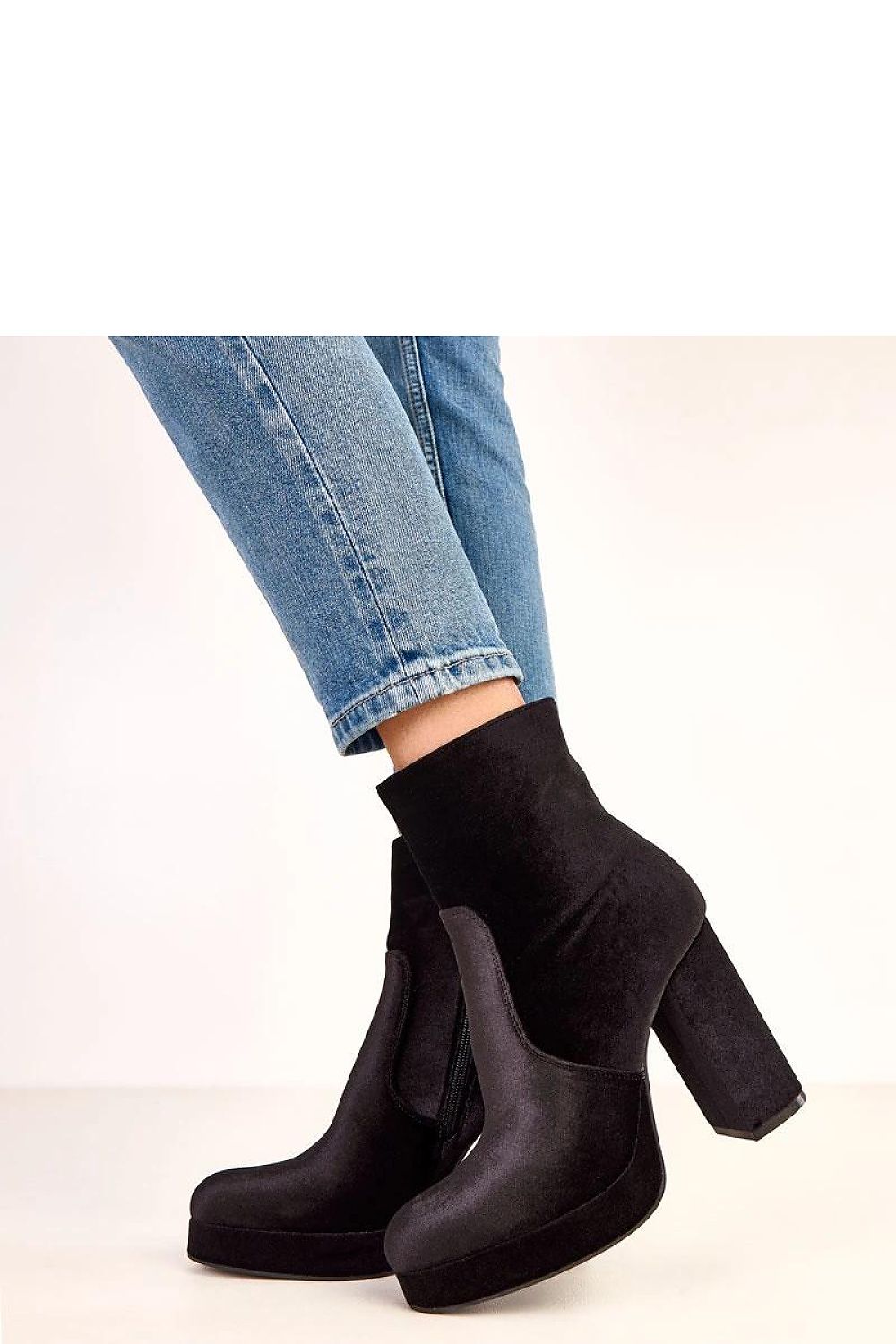  Botine cu toc model 220581 Solea 