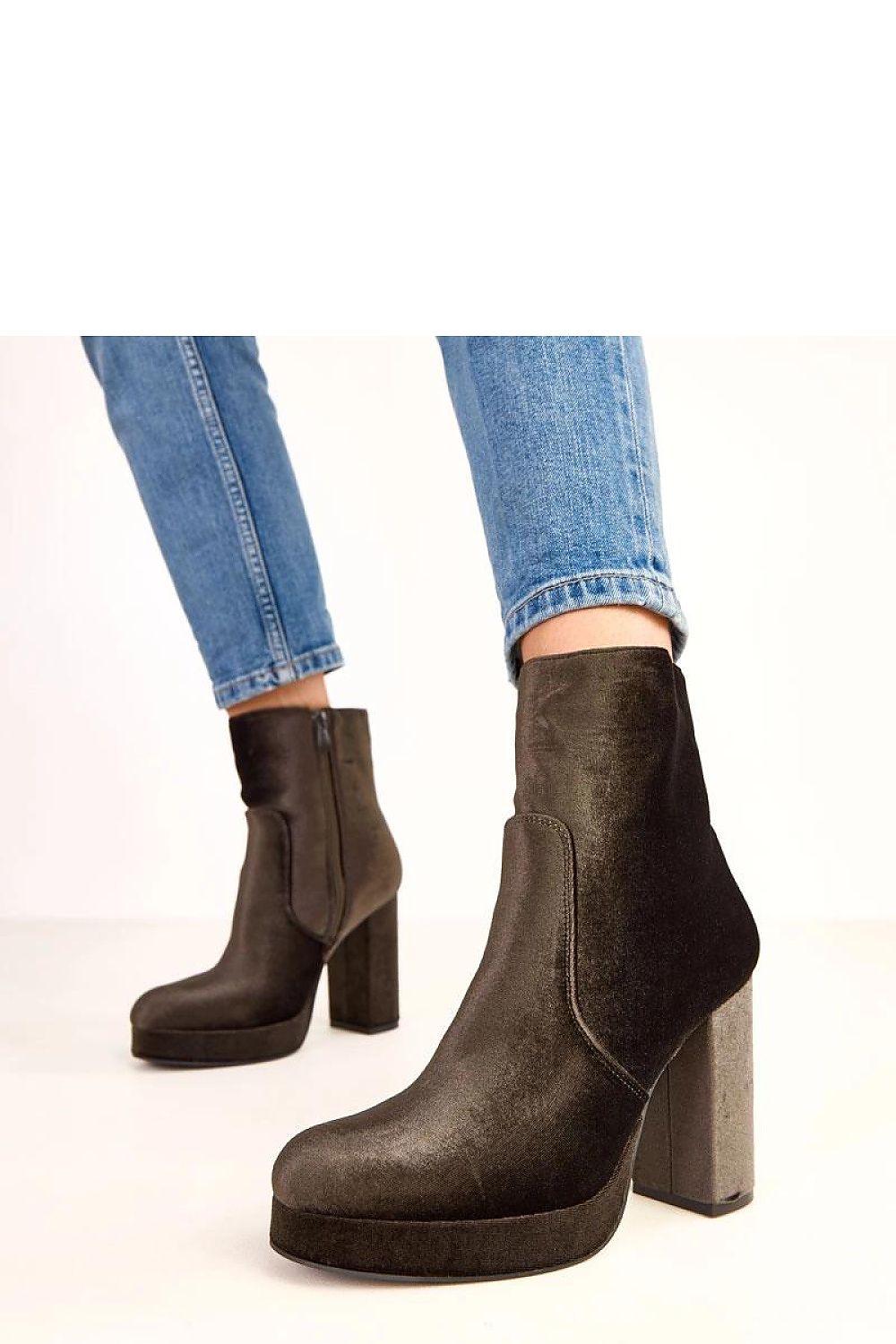 Botine cu toc model 220583 Solea 