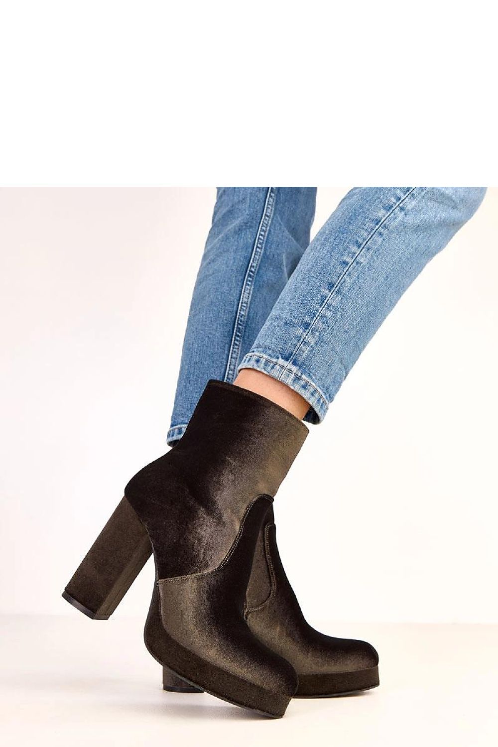  Botine cu toc model 220583 Solea 