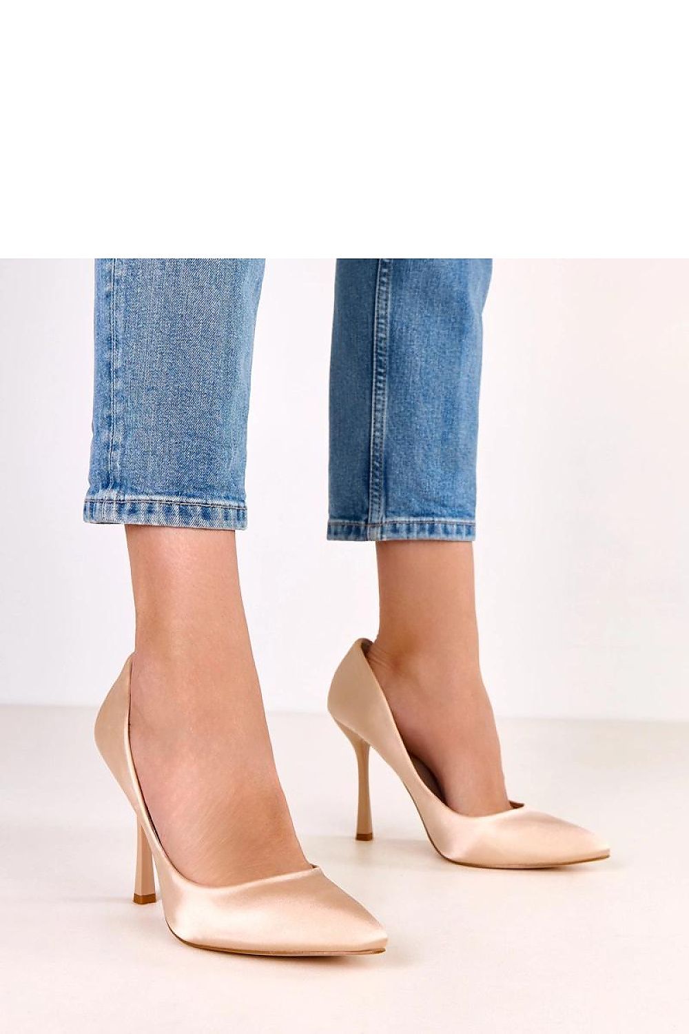  Pantofi cu toc subţire (stiletto) model 220604 Solea 