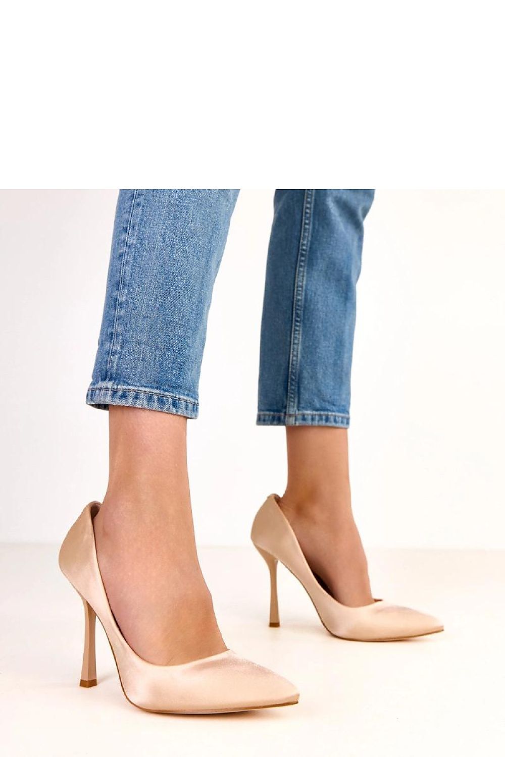  Pantofi cu toc subţire (stiletto) model 220604 Solea 