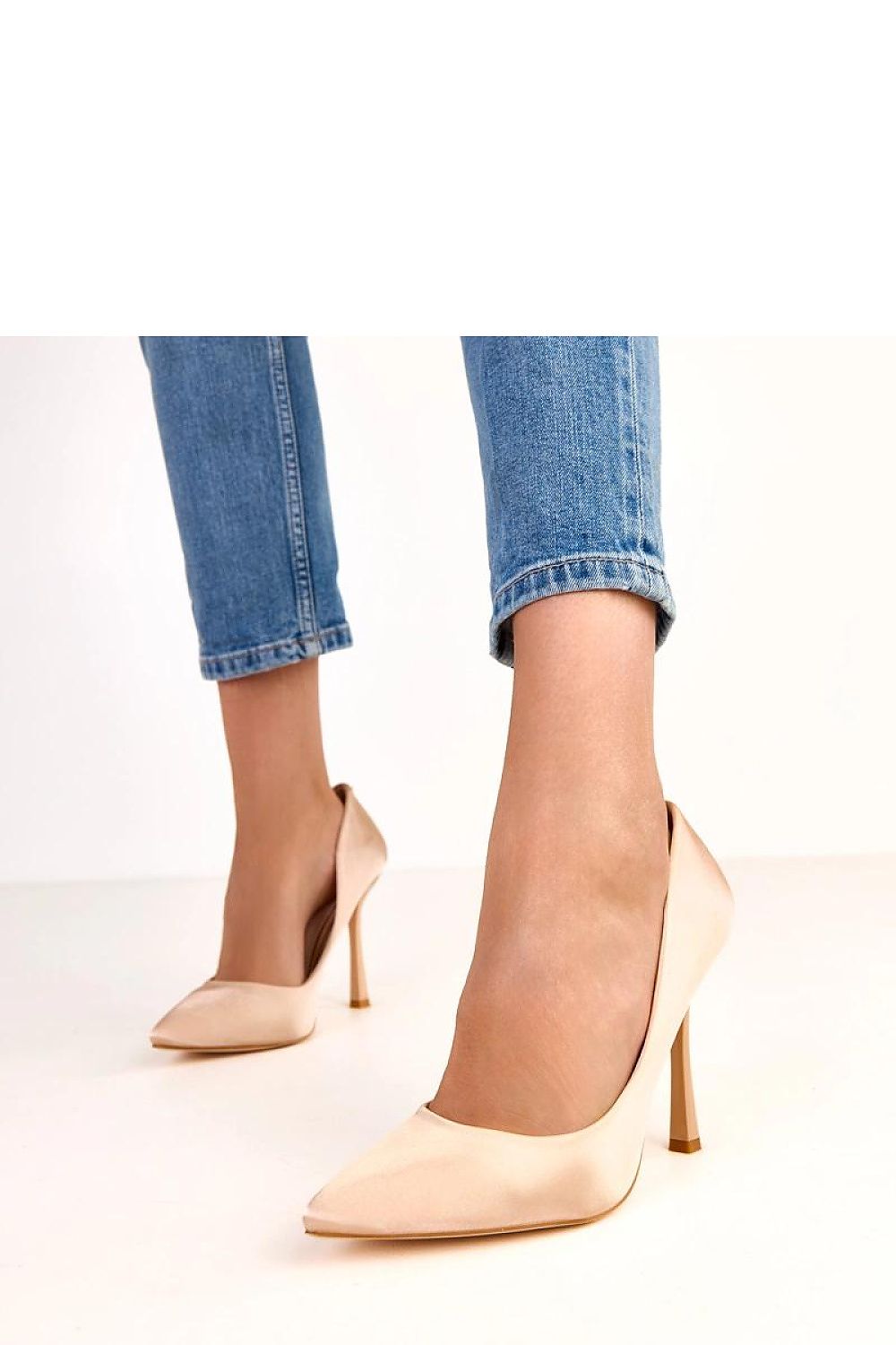  Pantofi cu toc subţire (stiletto) model 220604 Solea 