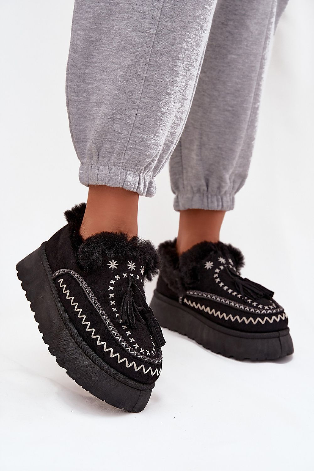  Moon boots model 220731 Step in style 