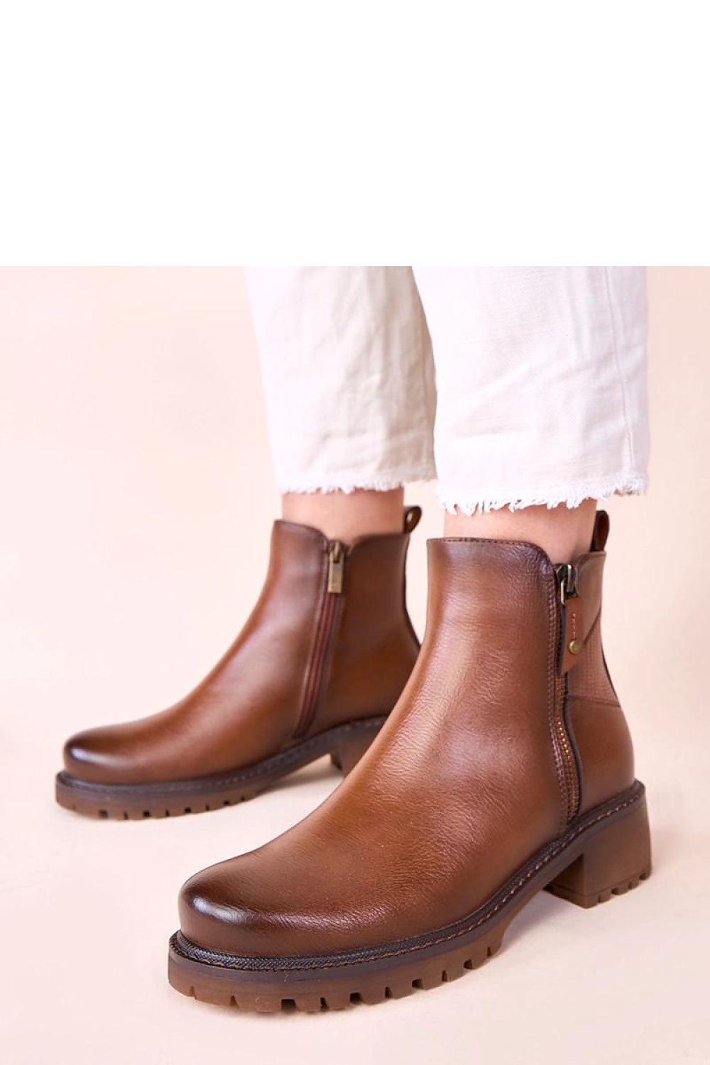 Botine cu toc model 220999 Solea 