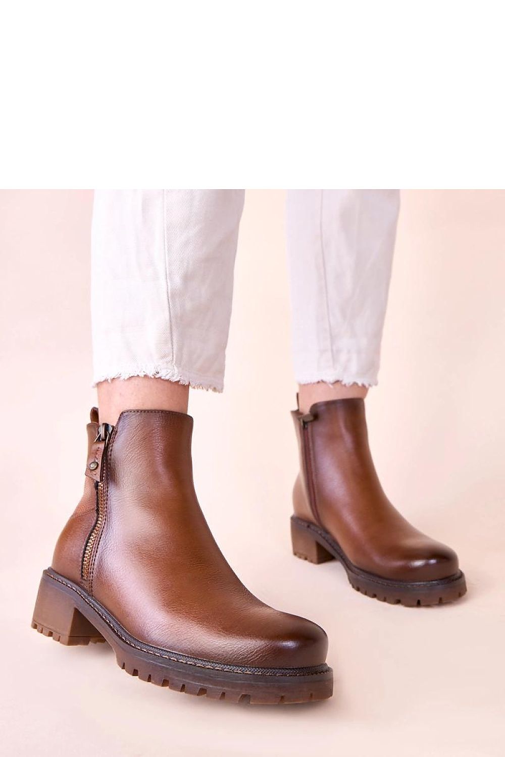  Botine cu toc model 220999 Solea 