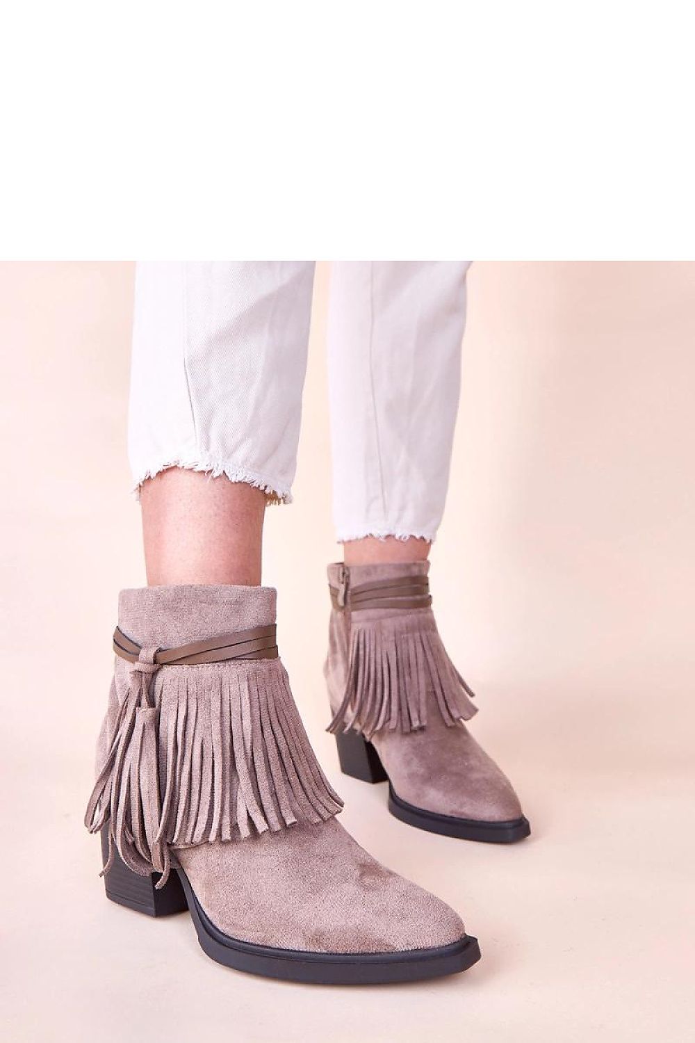  Botine cu toc model 221020 Solea 