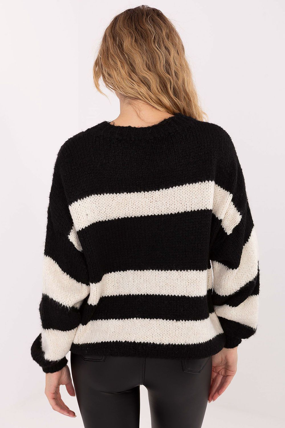  Pulover model 221066 Italy Moda 