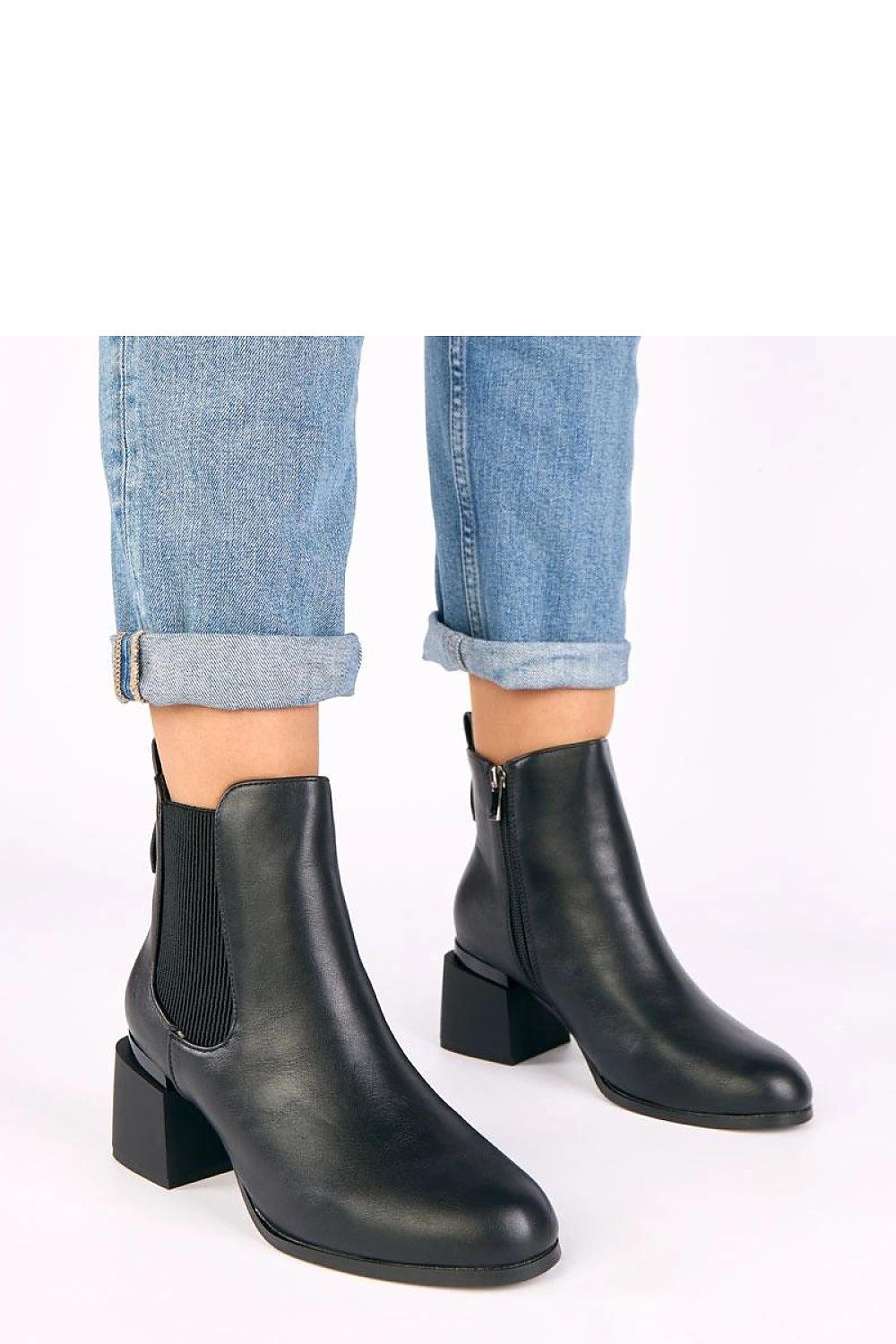  Botine cu toc model 221631 Solea 