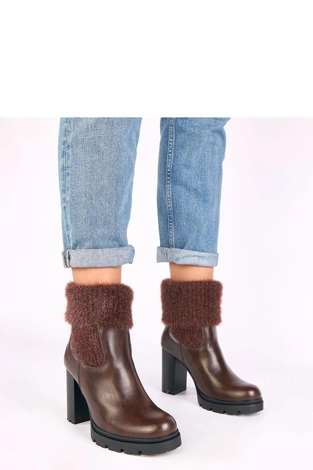  Botine cu toc model 221641 Solea 