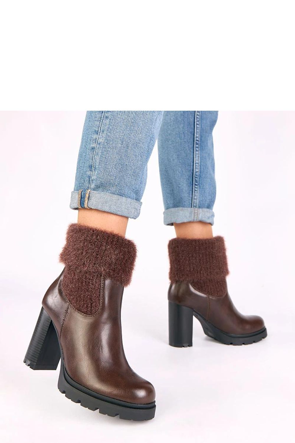  Botine cu toc model 221641 Solea 