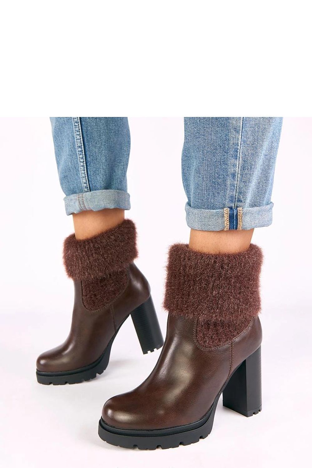  Botine cu toc model 221641 Solea 