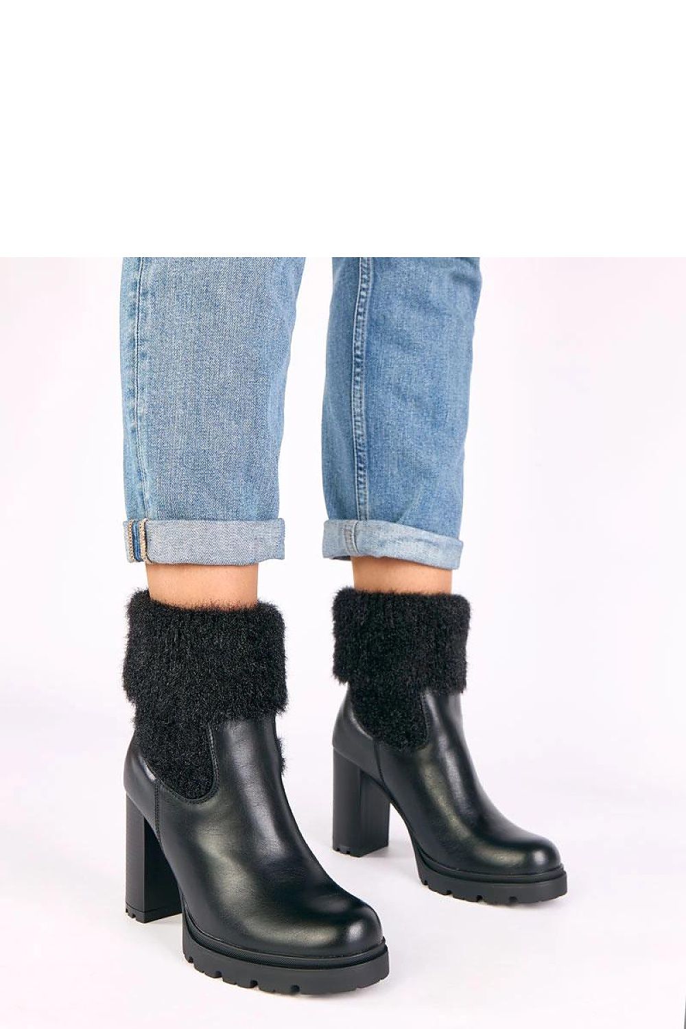  Botine cu toc model 221642 Solea 