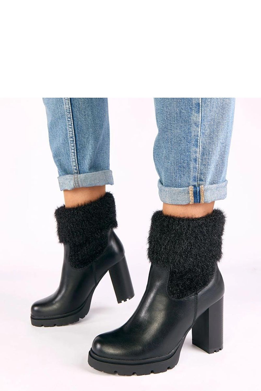  Botine cu toc model 221642 Solea 