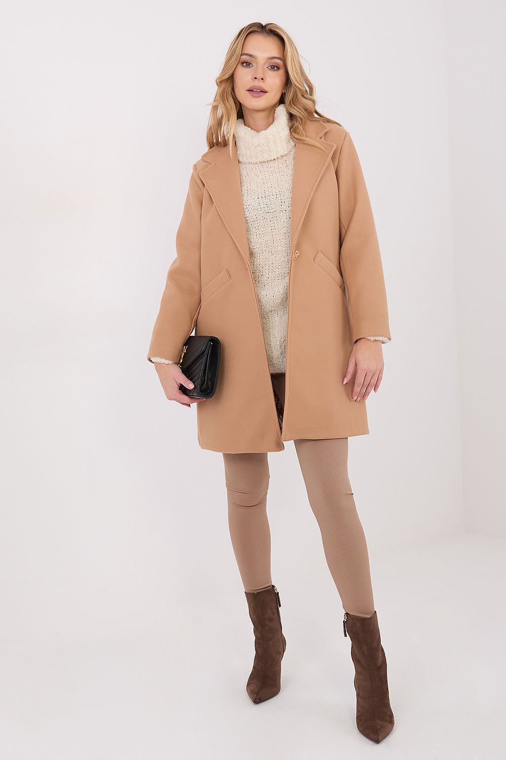  Palton model 222164 Italy Moda 