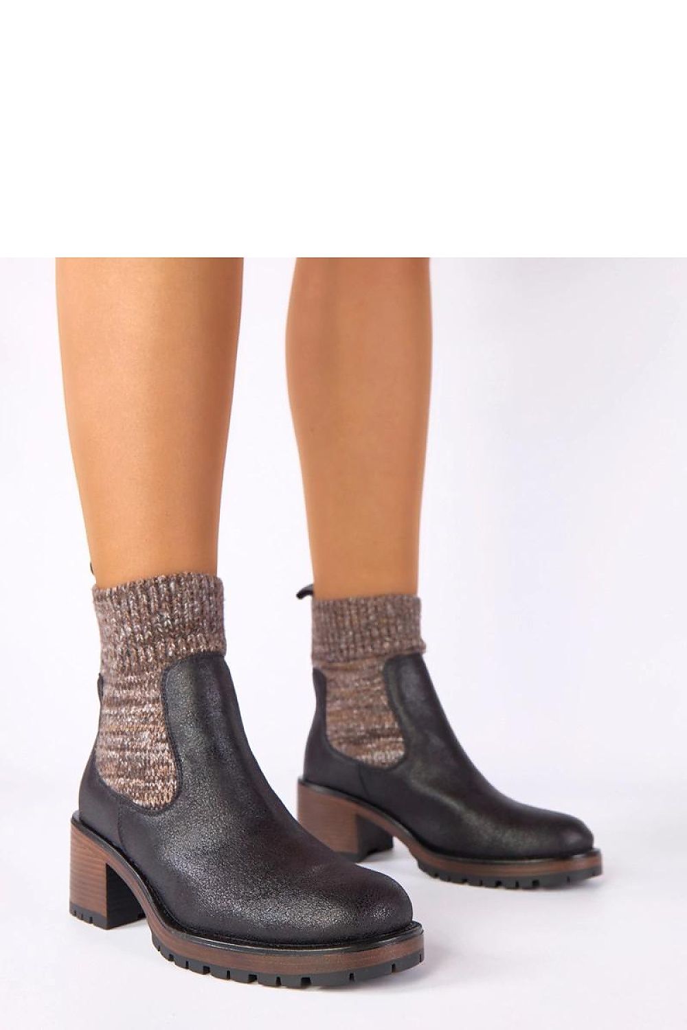  Botine cu toc model 222348 Solea 